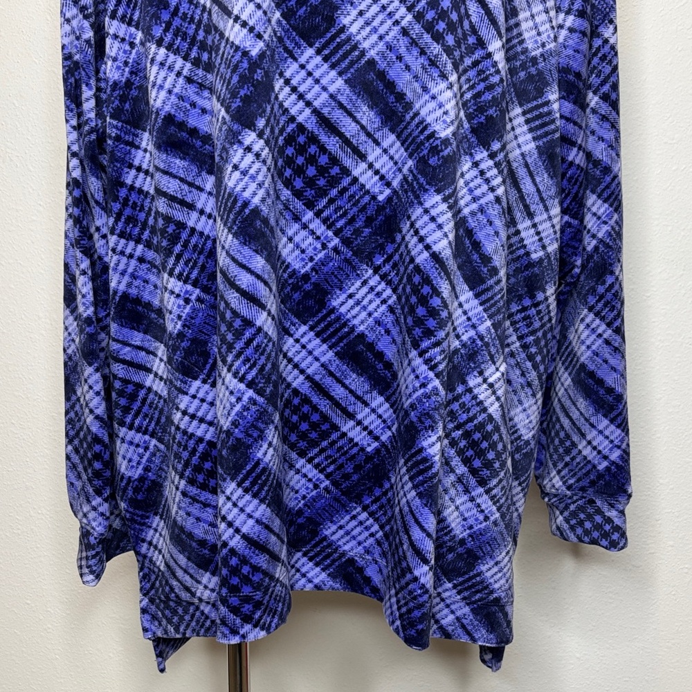 D&co.  Elegant Blue Plaid velour Tunic Top - Picture 4 of 8